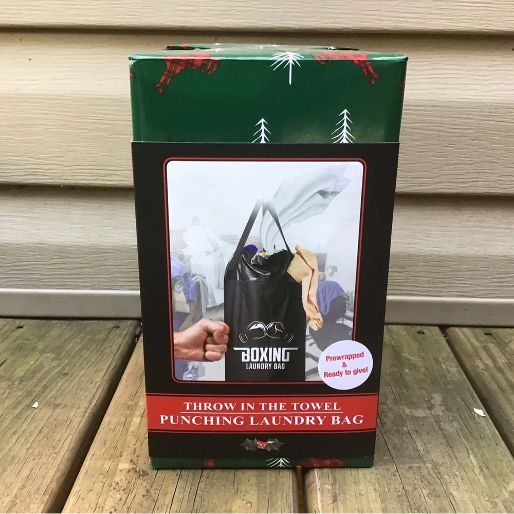 🎄🎅🏻 NIB Pre Wrapped Throw in the Towel Punching Laundry Bag, Great Gift!